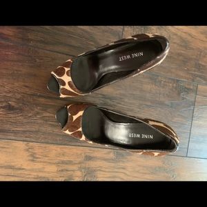 Nine West peep toe Cheetah faux hair 4” heels